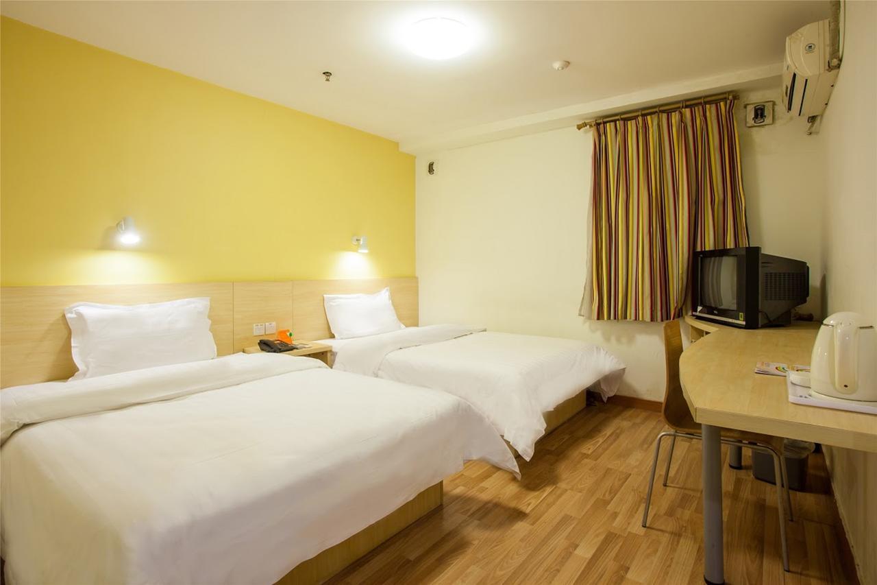 7Days Inn Yunfu Luoding Central Buitenkant foto